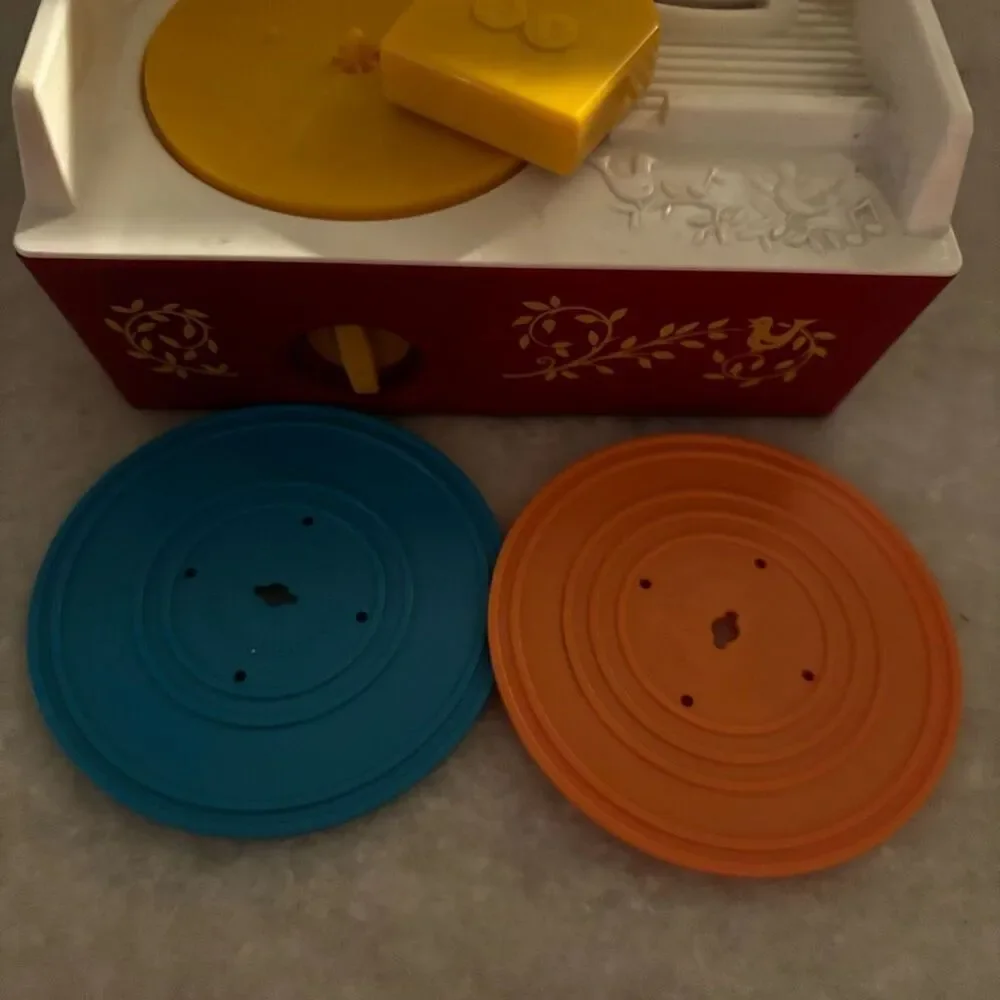 Fisher Price Music Box Record Player #1697 With 2 Records